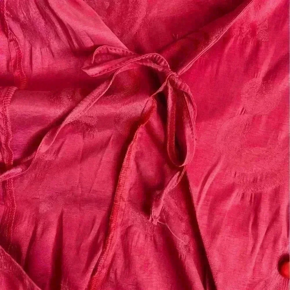 Beautiful Coral Long Sleeve Blouse - Picture 4 of 10